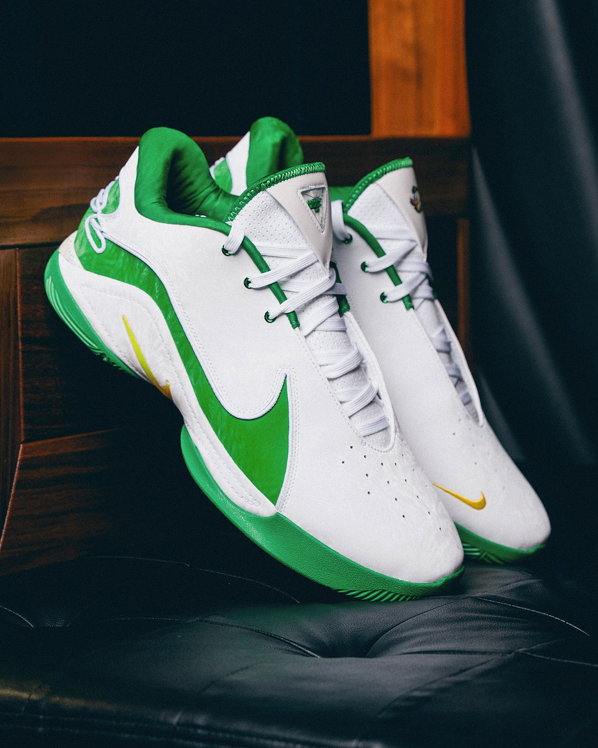 Nike Lebron 22 Oregon Ducks Pe 2025 6