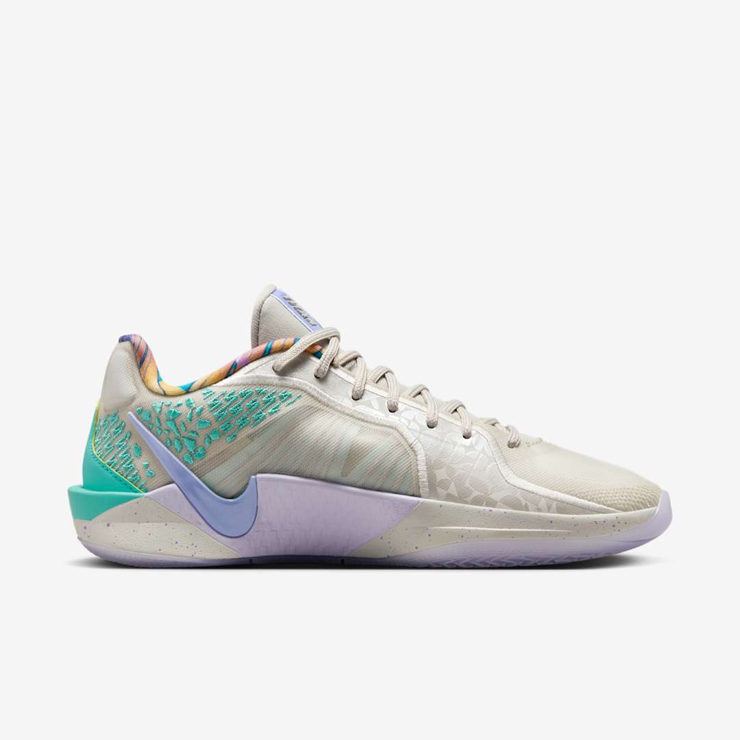 Titan 22 x Nike Sabrina 2 "Make Space" Release Date, Price & Where to Buy 2025 6 Titan x Nike Sabrina 2 HQ1846-001
