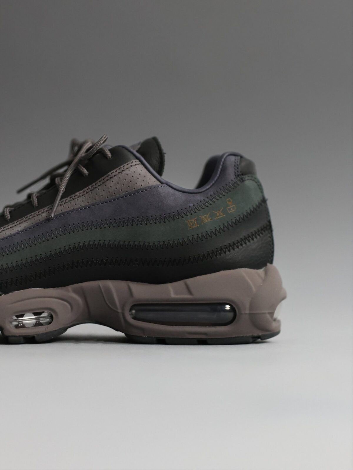 A Ma Maniére x Nike Air Max 95 "Black/Dark Violet Ore" Release Date, Price & Where to Buy 2025 3 1741636548 325 A Ma Maniere x Nike Air Max 95 BlackDark Violet
