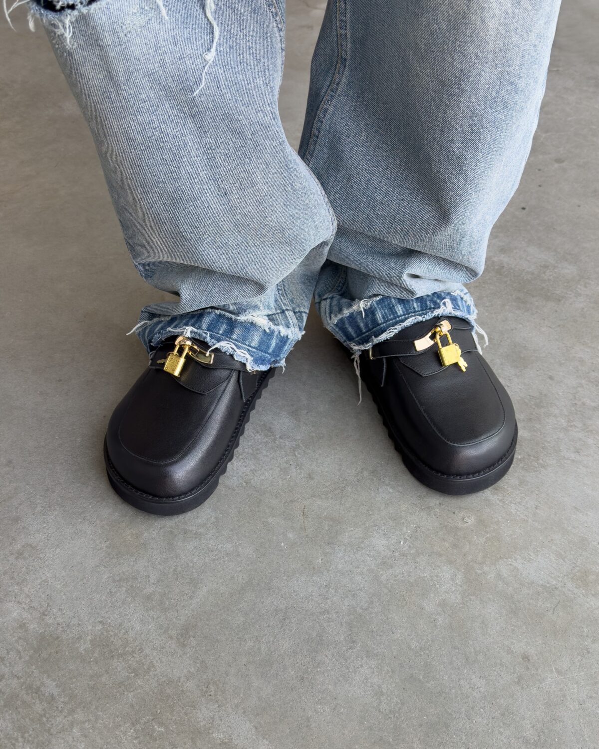 Bravest Studios "Bag Clog" | Nice Kicks Release Date, Price & Where to Buy 2025 8 Bravest Studio "Bag Clog" Black