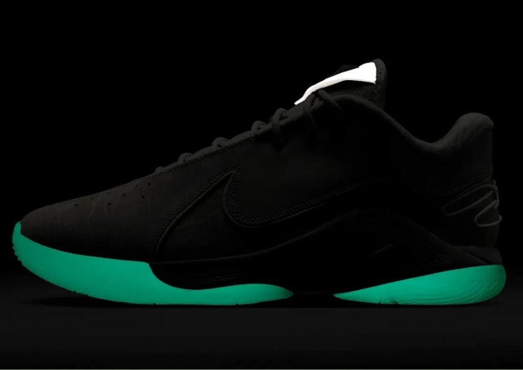 Nike LeBron 22 Dunkman FZ1094-002 Release Date, Price & Where to Buy 2025 5 Nike LeBron 22 Dunkman FZ1094-002 Release Info