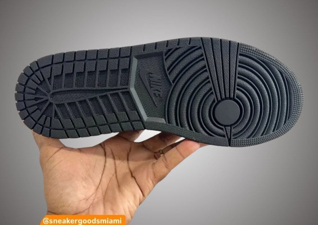 Swarovski x Air Jordan 1 Low OG Crystal Stealth HM9208-001 Release Date, Price & Where to Buy 2025 9 Swarovski Air Jordan 1 Low OG Crystal Stealth HM9208-001