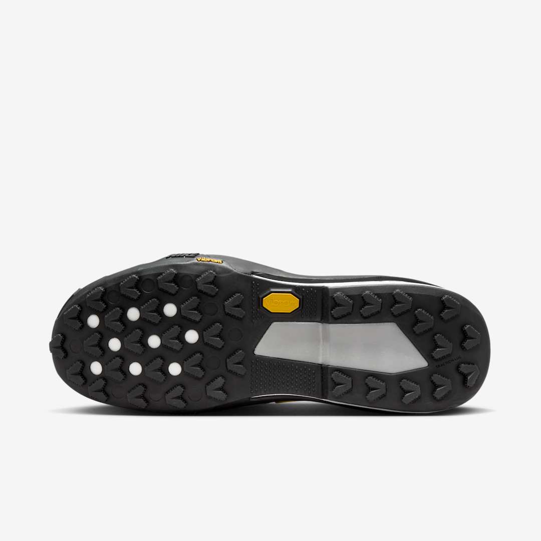 sacai x Nike Zegamadome "Matte Silver" HQ8618-002 Release Date, Price & Where to Buy 2025 9 sacai x Nike Zegamadome HQ8618-002