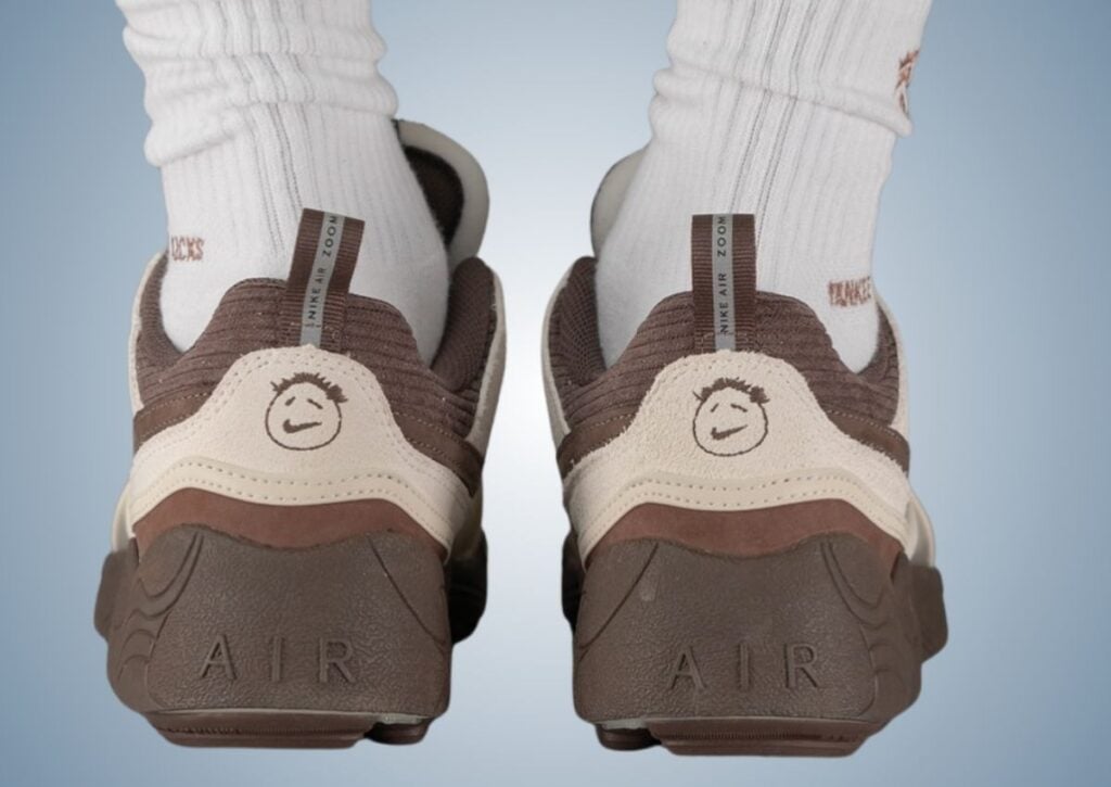 Travis Scott Nike Zoom Field Jaxx Leche Blue On-Feet